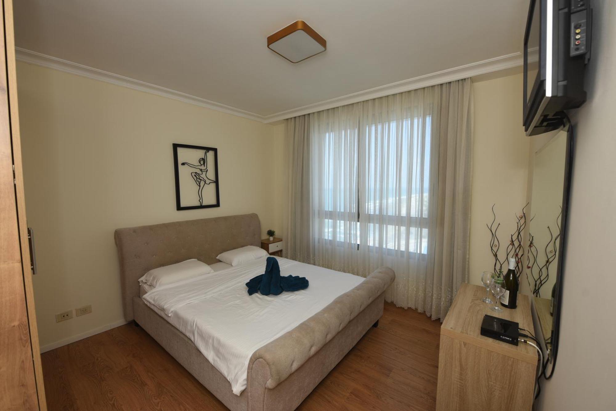 Haifa Almog Tower- "Blue Reef" Suite On The Sea エクステリア 写真
